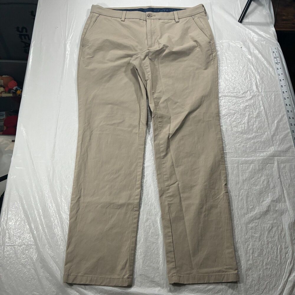 vineyard vines Men's On-The-Go Performance Chino Pants Khaki Tan 34x32 (34x30)